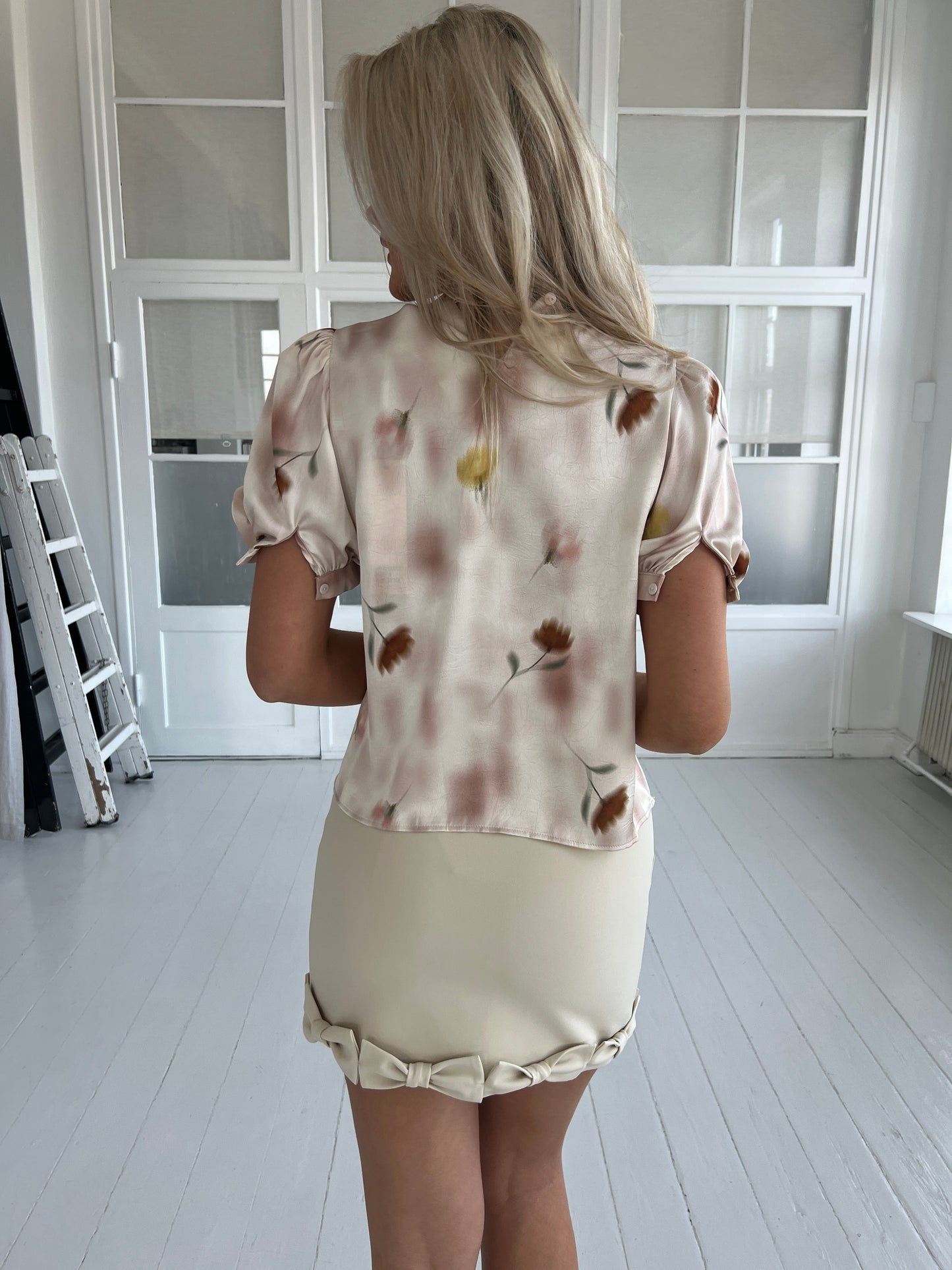 Elli flower satin blouse