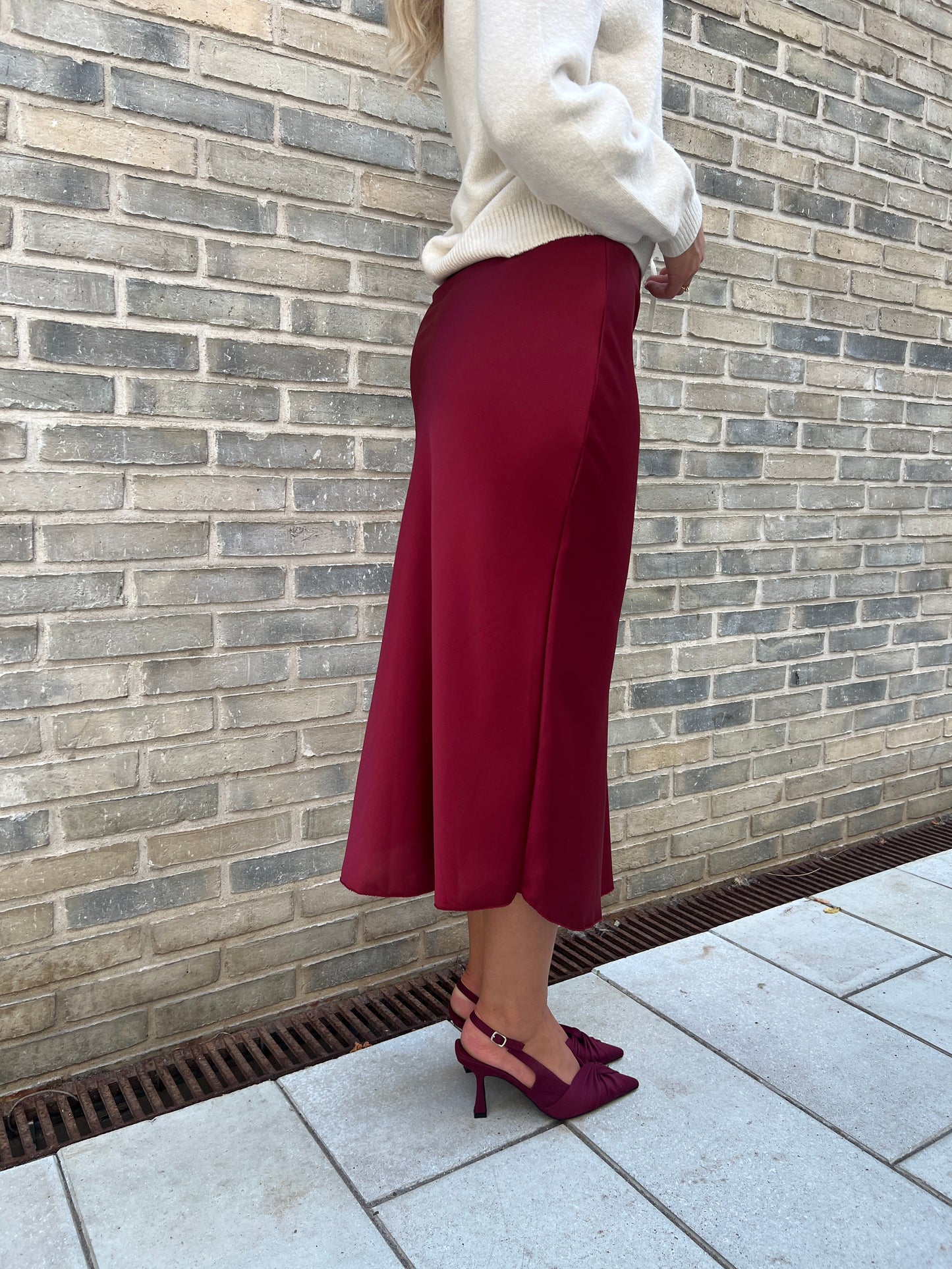 Emma bordeaux skirt