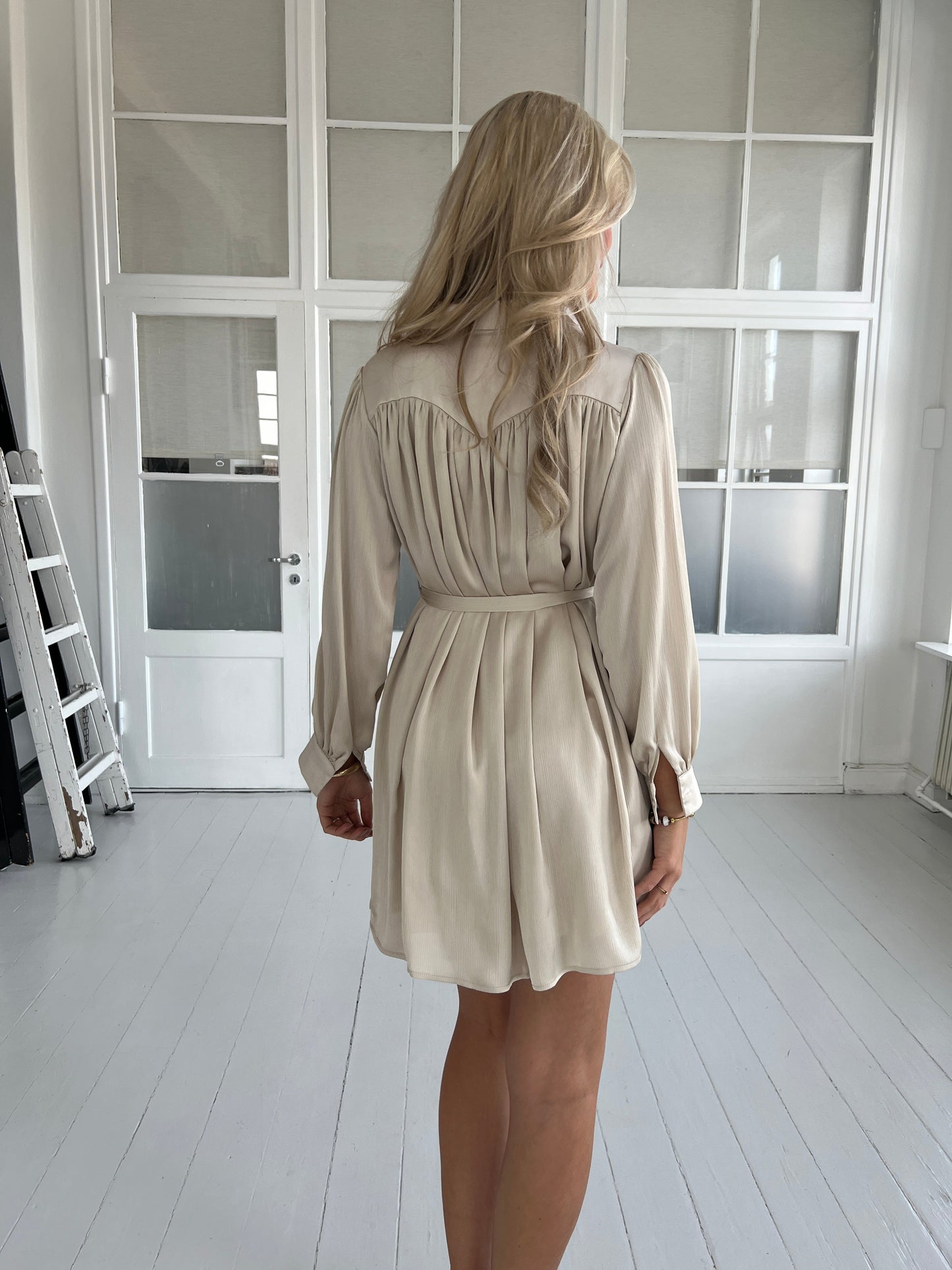 Elli White flare dress beige