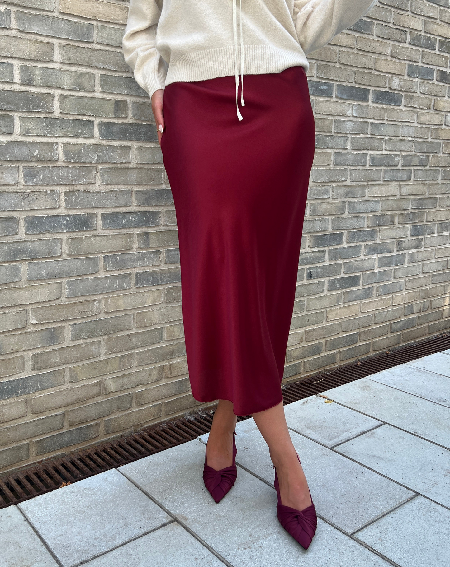 Emma bordeaux skirt