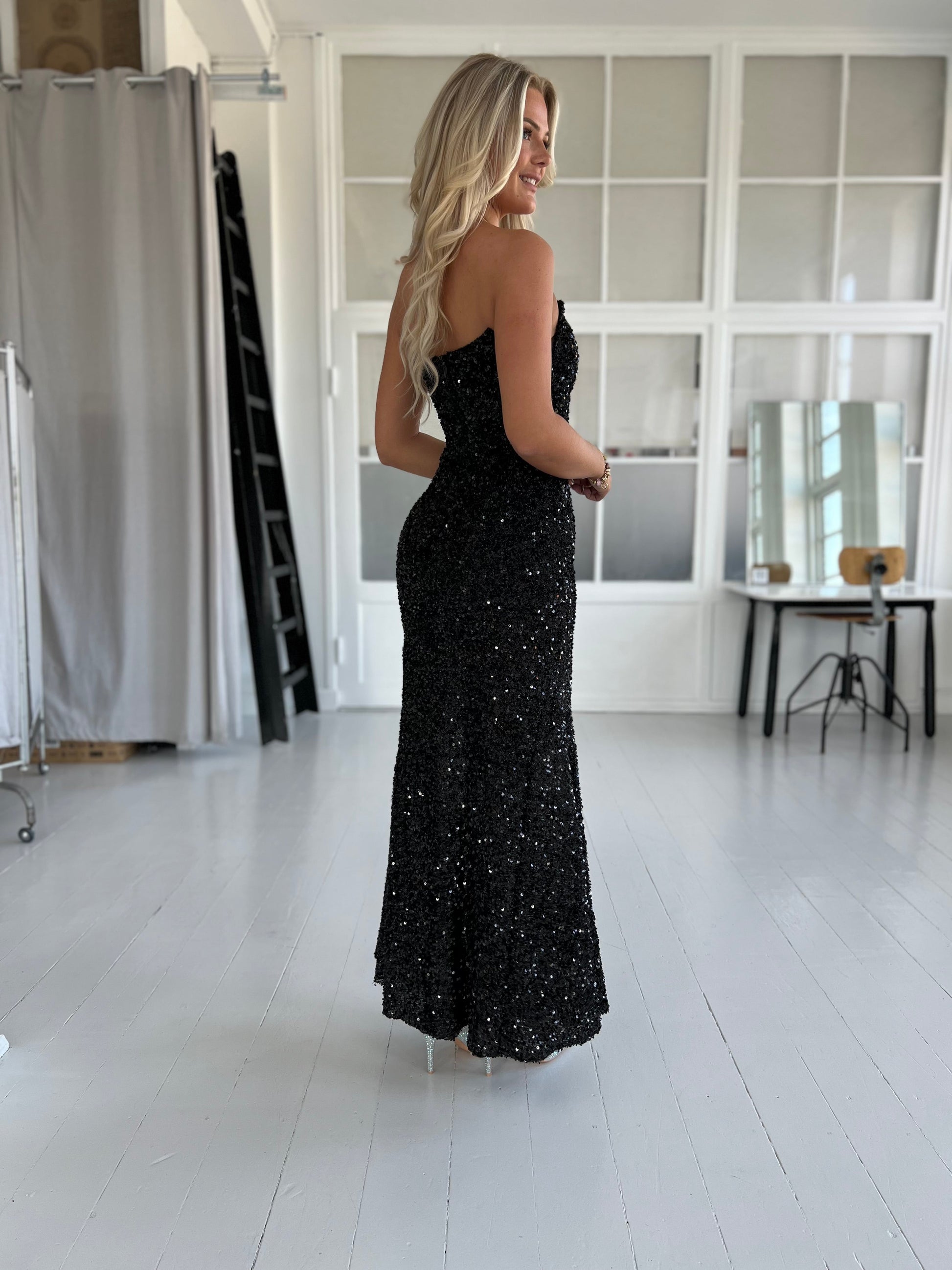 Soky Black long dress (4130)-kjole-Aaberg Copenhagen