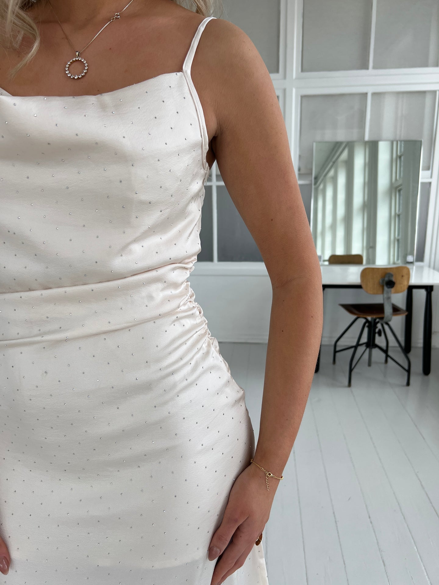 Elli White beige dress