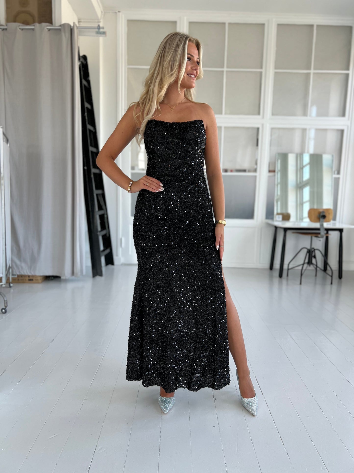 Soky Black long dress (4130)-kjole-Aaberg Copenhagen