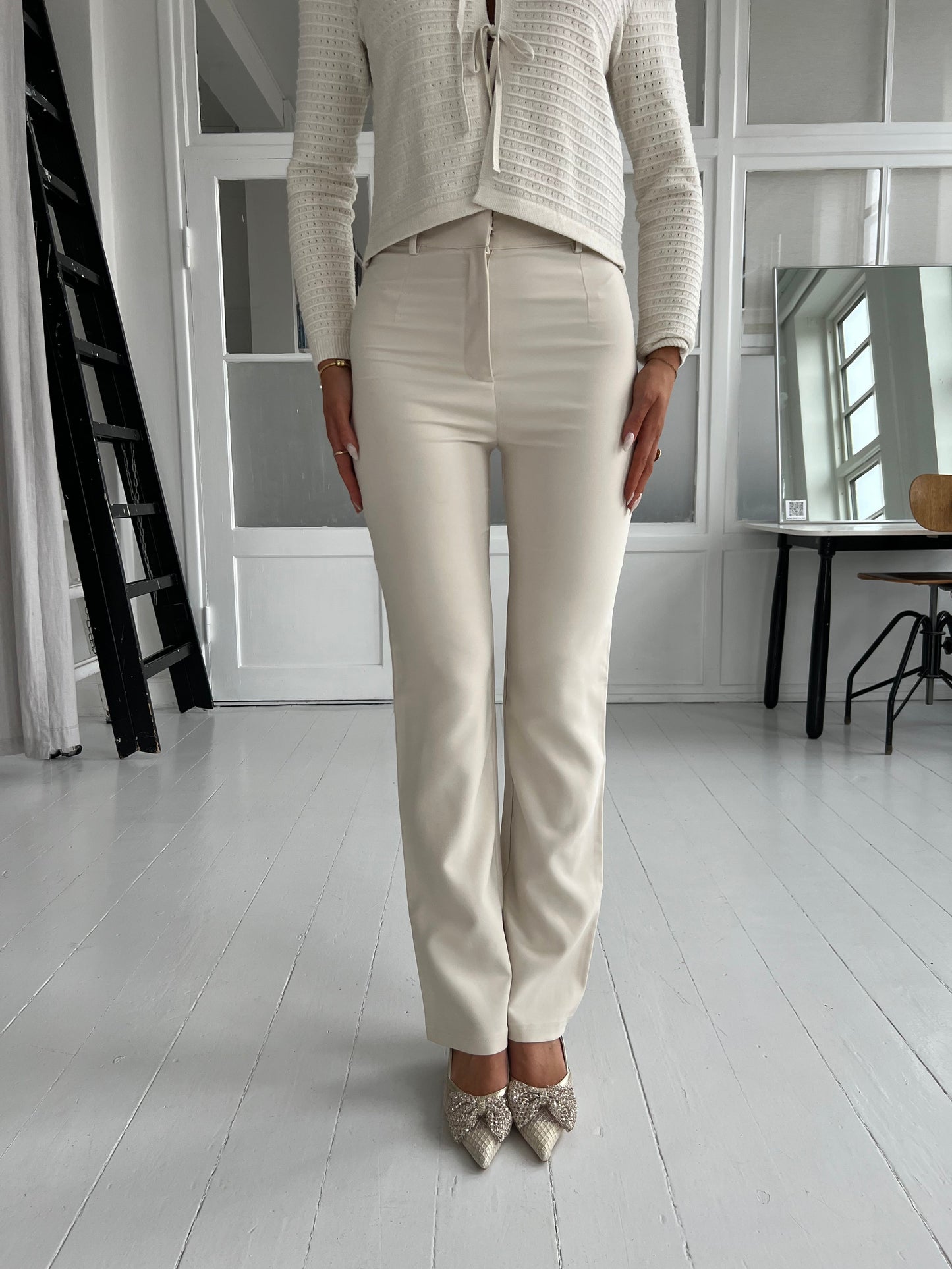 Eight Luxe cream pants (9406)