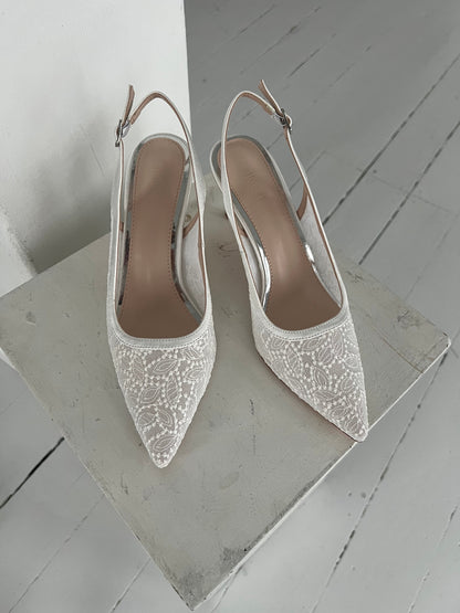 Azalea white lace heel (590)