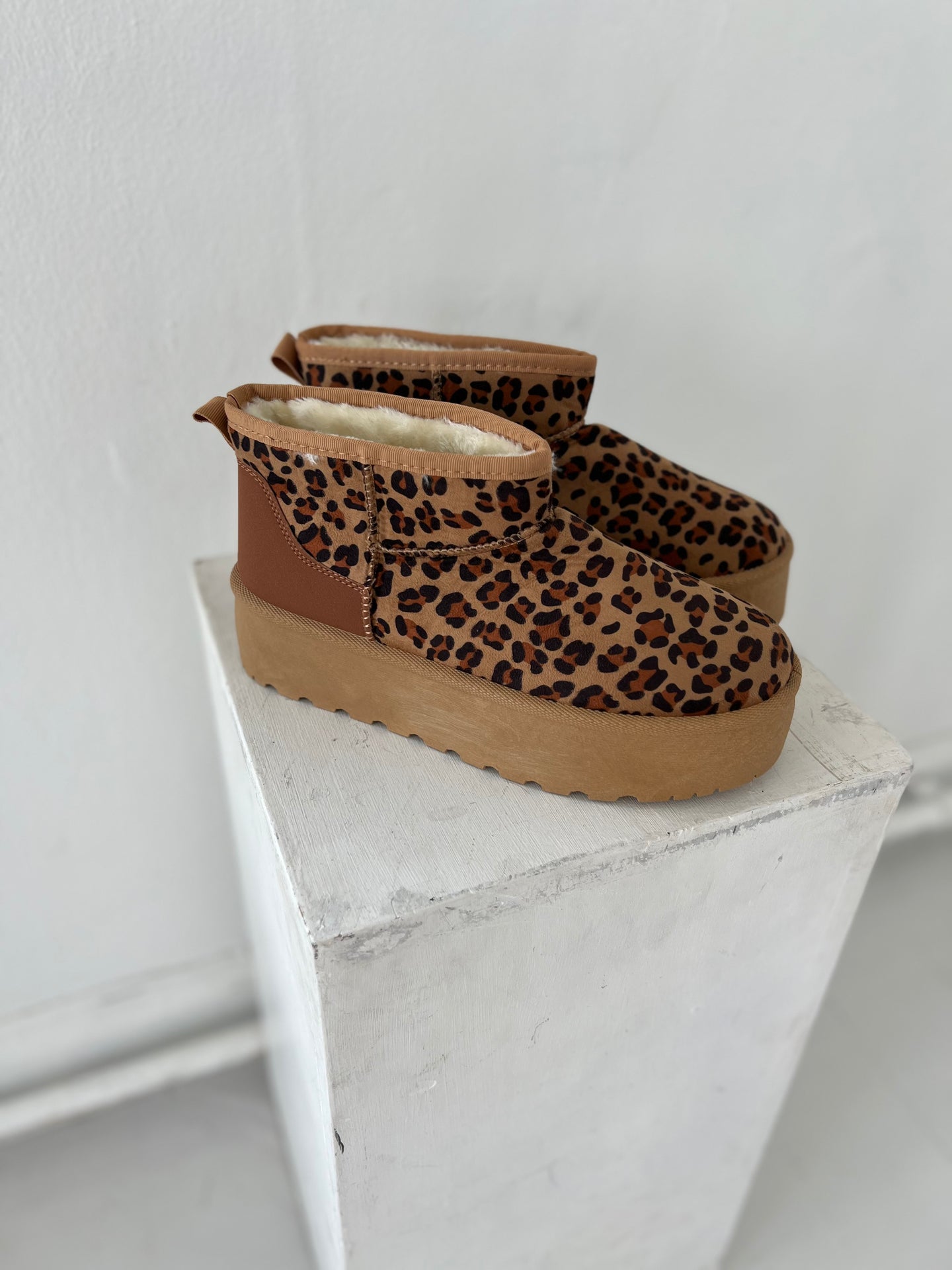 Covana leopard teddy boots