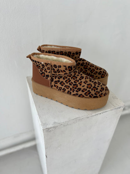 Covana leopard teddy boots