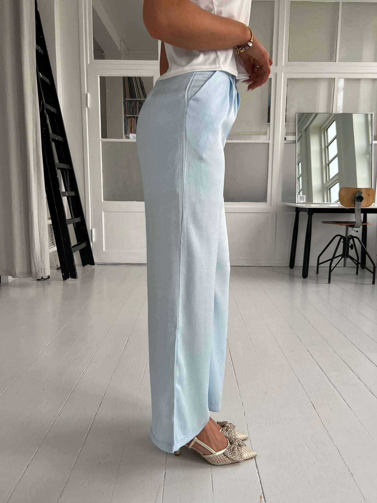 Elli White turquis satin pants (9097) fra webshoppen Aaberg Copenhagen