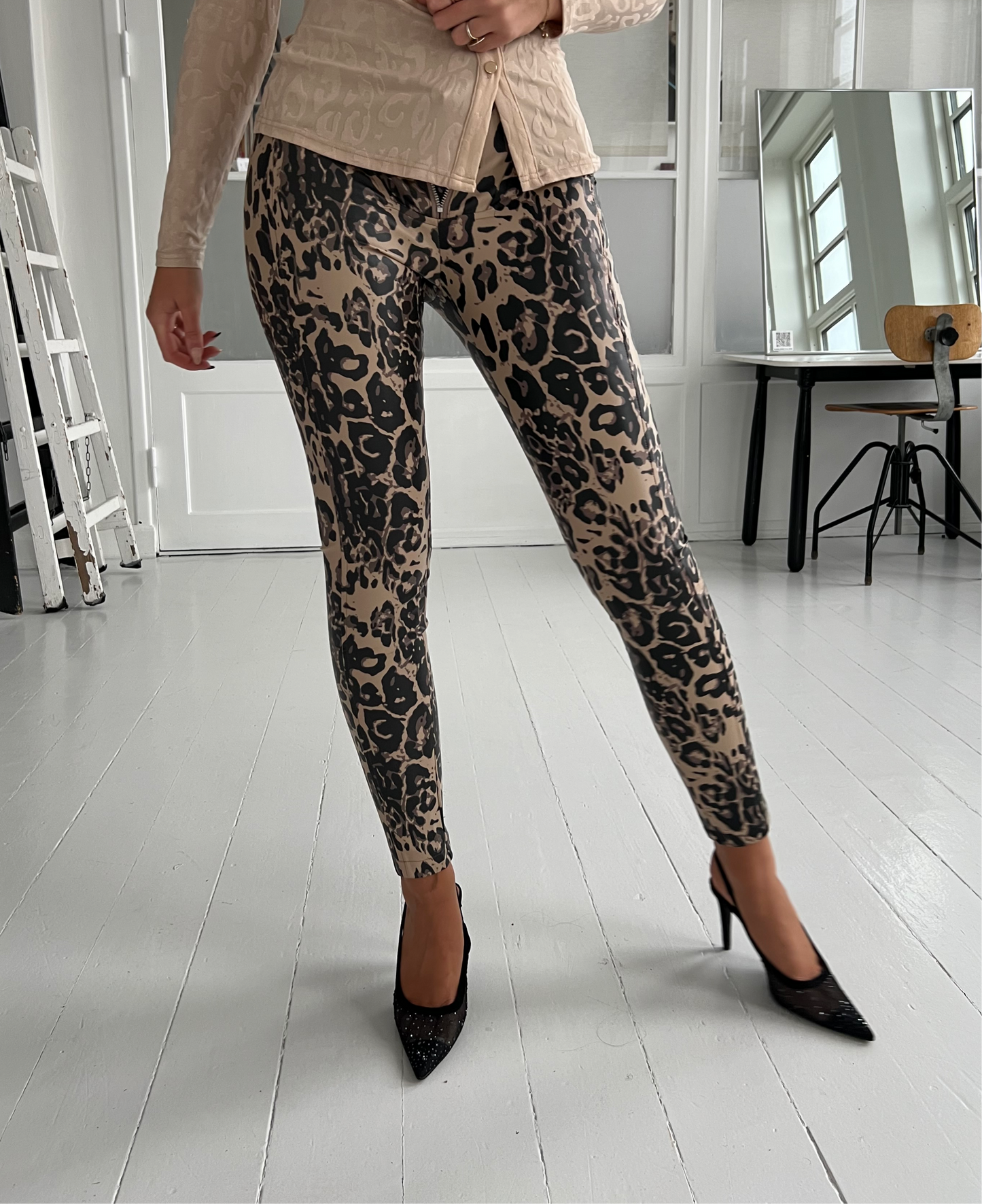 Its May leopard pants (9530)