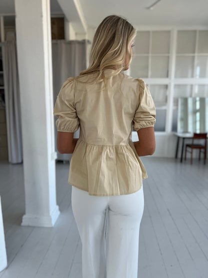 Mocci Beige blouse (1224)-bluser-Åberg CPH-Onesize-Åberg Copenhagen DK