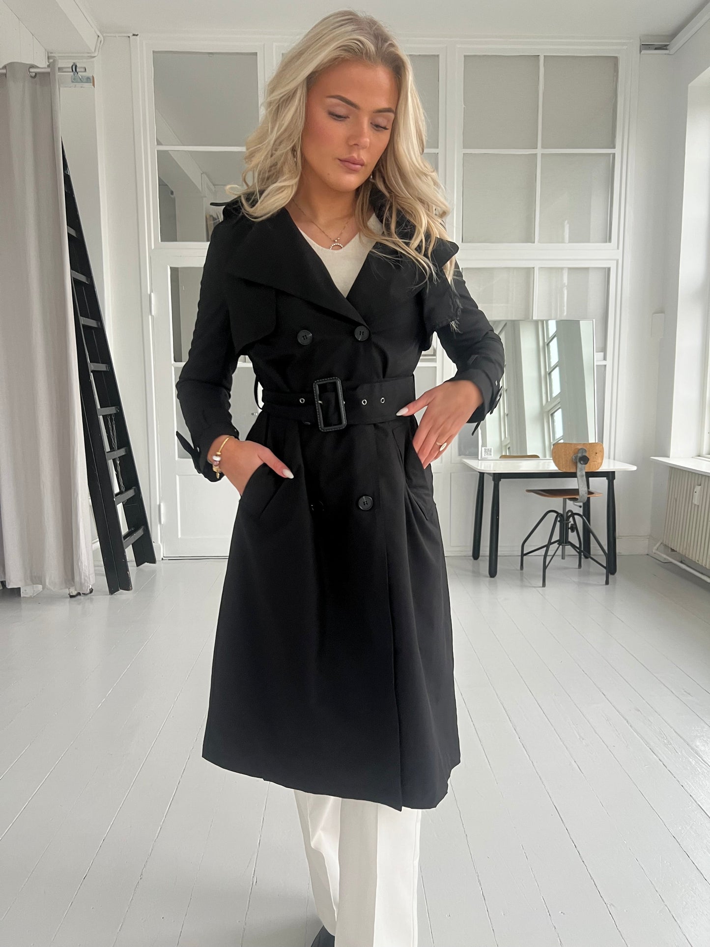 Softy black waterproof trenchcoat  (4709)